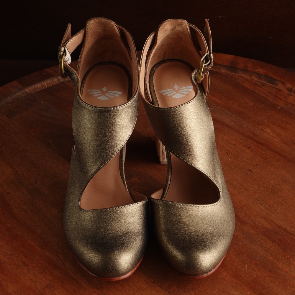 Fortress Of Inca Heels WMS SZ EU 37 US 6.5 Gold Luna Nay Asymmetric Modern Shoes - Picture 2 of 13